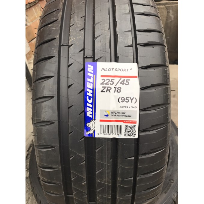 Pilot sport tl. Мишлен пилот спорт 3 225/40/18. Мишлен пилот спорт r19 255 45. Мишлен пилот спорт 255 40 18. Мишлен пилот спорт 4 225/45/19.
